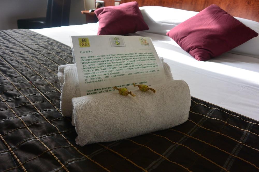 Logis Restaurant Des Acacias Lille En Ferrain Hotel Neuville-en-Ferrain