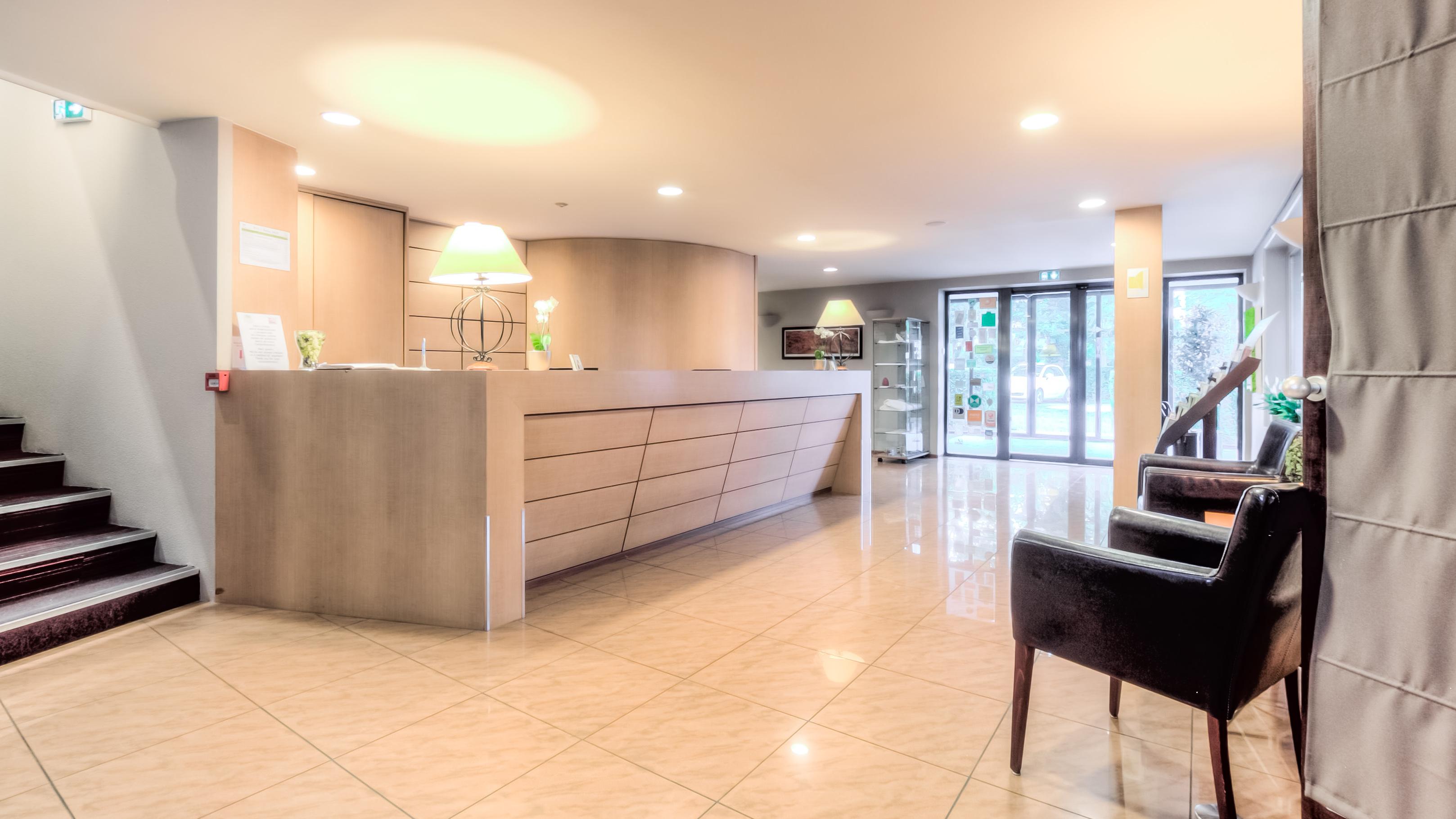 Logis Restaurant Des Acacias Lille En Ferrain 3*