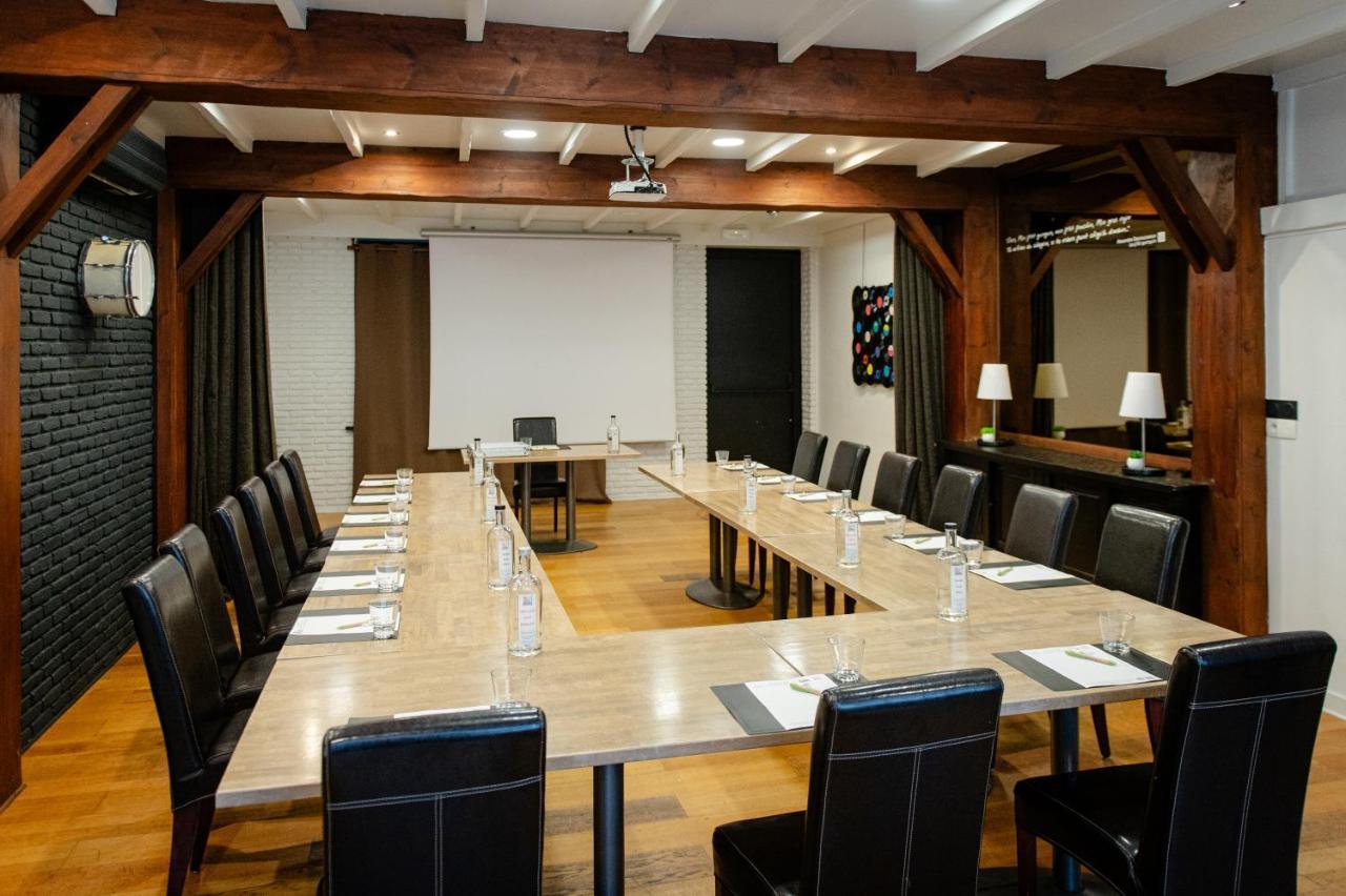 Logis Restaurant Des Acacias Lille En Ferrain Hotel 3*