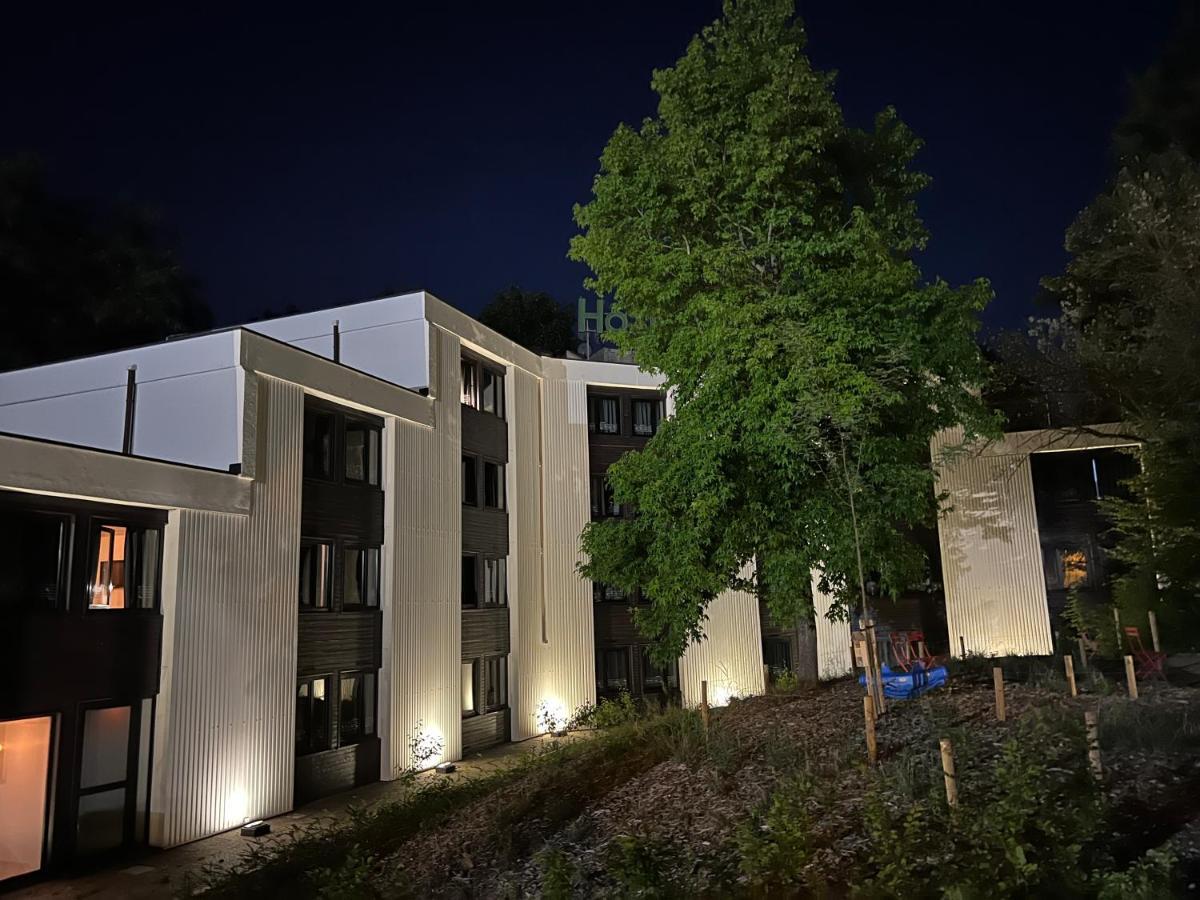Logis Restaurant Des Acacias Lille En Ferrain 3*