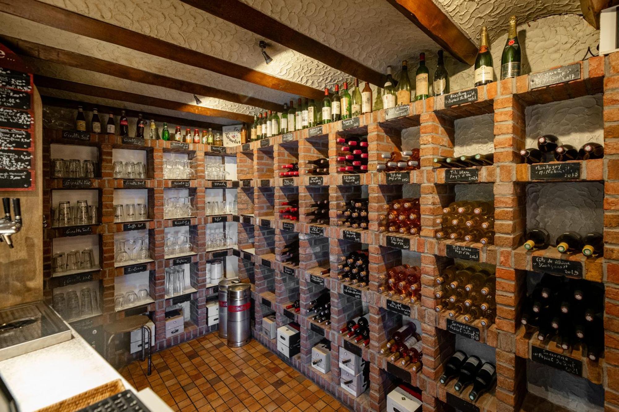 Logis Restaurant Des Acacias Lille En Ferrain Hotel Neuville-en-Ferrain