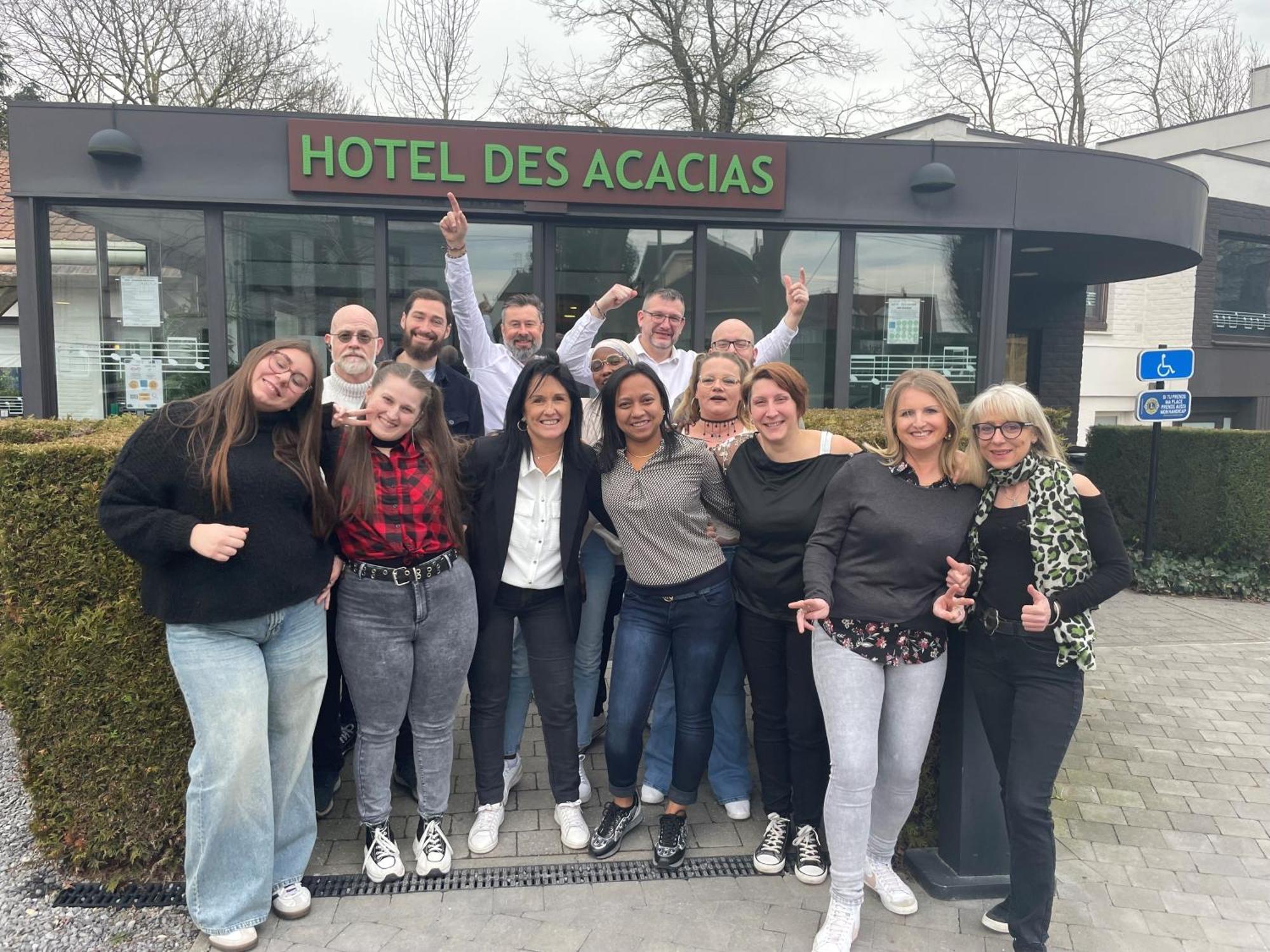 Hotel Logis Hôtel Restaurant Des Acacias Neuville-en-Ferrain