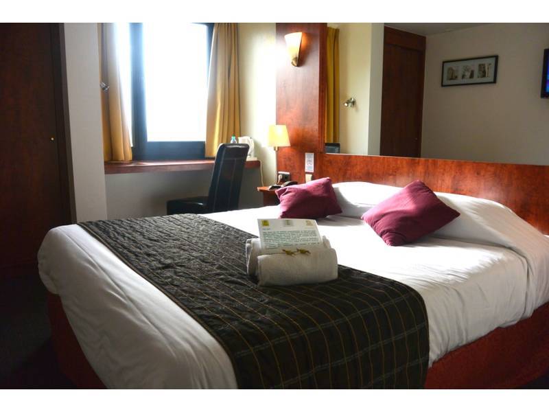 Logis Restaurant Des Acacias Lille En Ferrain Hotel